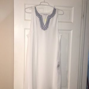 NWT BCBGeneration White Shift Dress with Navy